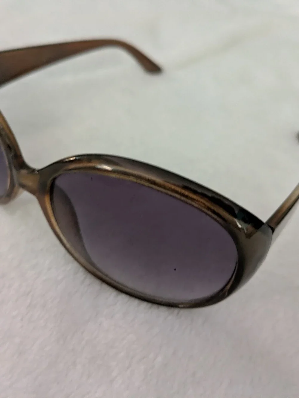 🛍️3/$15--GUC Loft oversize olive green-brown sunglasses w/purple-gray lenses